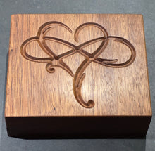 Load image into Gallery viewer, Anniversary Jewelry box ￼
